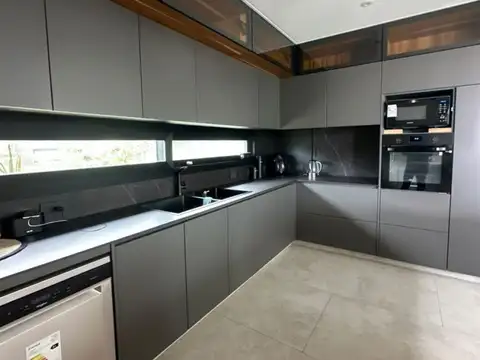 CASA 5 AMBIENTES CALIDAD PREMIUM PISCINA CON FOGONERO LAGOS DE CANNING