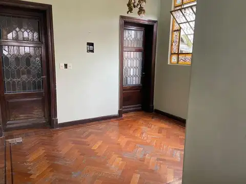 Depto Tipo Casa en Venta 80 años