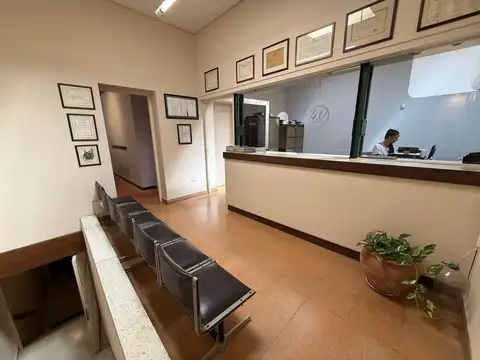 Oficina 3 ambientes con 1 baño