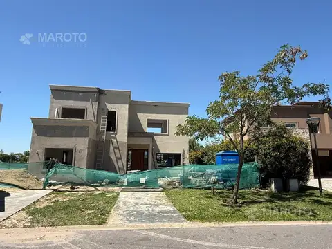 CASA EN VENTA EN EL CANTON NORTE AL AGUA  - MAROTO PROPIEDADES