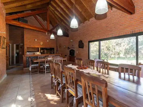 Casa 4 ambientes con 4 baños