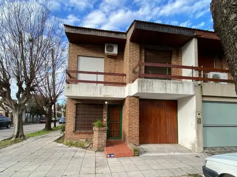 Depto Tipo Casa en Venta de 4 ambientes