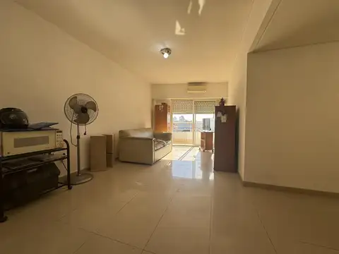 FLORES | 3 AMBIENTES PISO ALTO | CON MUCHA LUZ