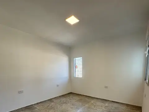 Casa en Alquiler con 1 cochera