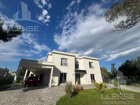 Casa 4 Ambientes en venta y alquiler - opcional extra muebles - APTA CREDITO Barrio la Candida