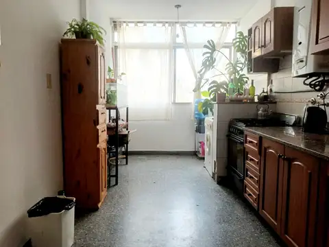 56 E/ 6 Y 7: DEPTO EN VENTA DE 3 DORMITORIOS AL FRENTE