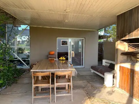 Casa en Alquiler Temporal con 2 cocheras