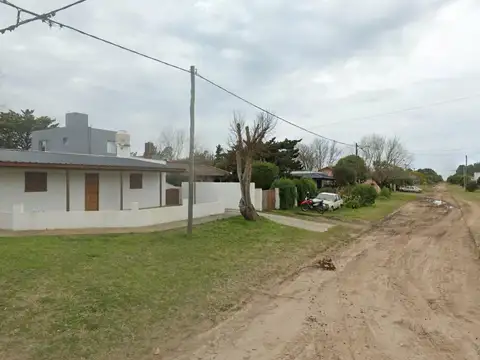 Casa en Venta - 3 Dormitorios 2 Baños - 70mts - Mar del Sur
