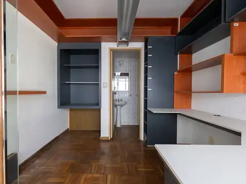 Oficina en Alquiler con 1 cochera