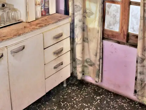 Venta de casa dos dormitorios con cochera en Pando