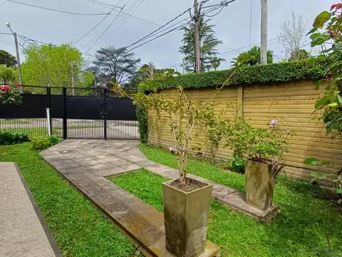 Casa 3 ambientes con 2 baños