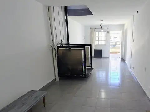 Depto Tipo Casa en Alquiler en Olivos, $ 800.000
