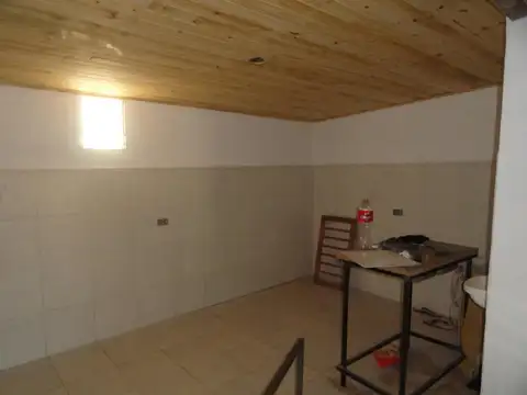 Local comercial en esquina sobre Av. San Martín de 100m2