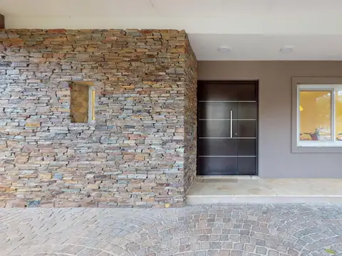 Casa en Venta en Abril Club De Campo, USD 750.000