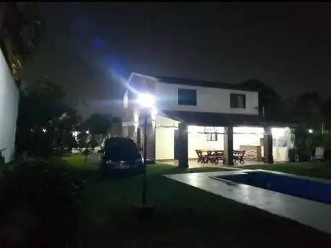 Chalet 3 Dormitorios - Av principal Tortuguitas