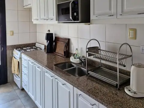 Departamento 4 ambientes con 2 baños
