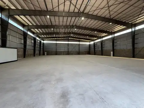 VENTA GALPÓN INDUSTRIAL A ESTRENAR MORENO