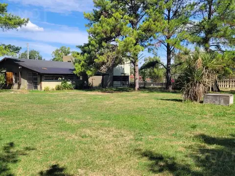 Venta Casa 4 Ambientes y Local Independiente sobre Colectora Panamericana Ramal Pilar Apto Comercial