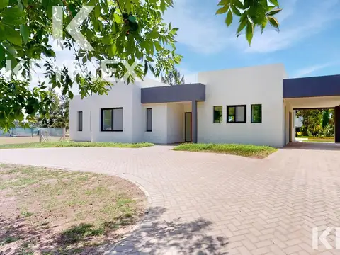 Casa en Venta en Club Miralagos, USD 240.000