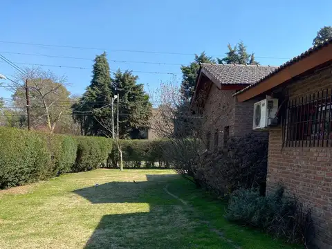 Quinta en Venta con 3 cocheras