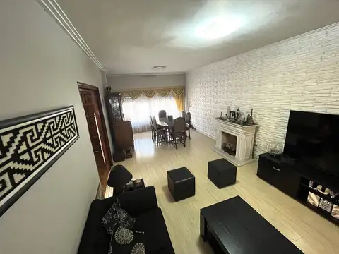 Casa 6 ambientes con 3 baños