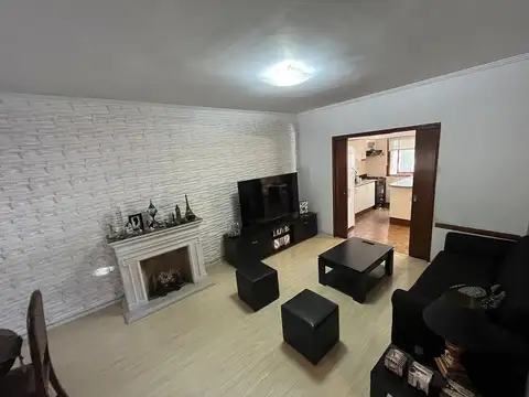Casa 6 ambientes con 3 baños