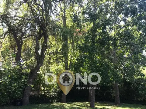 Casa en Alquiler con 2 cocheras