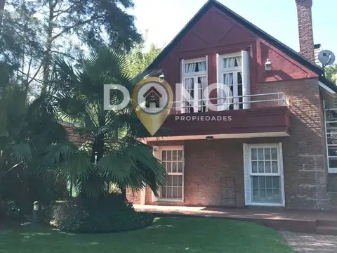 Casa 5 ambientes con 4 baños