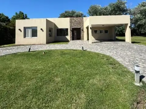 Casa en venta en Lujan
