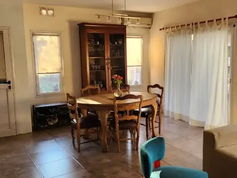 VENTA CASA 5 AMBIENTES CON PISCINA - APTO CREDITO