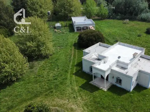 Casa 8 ambientes con 5 baños