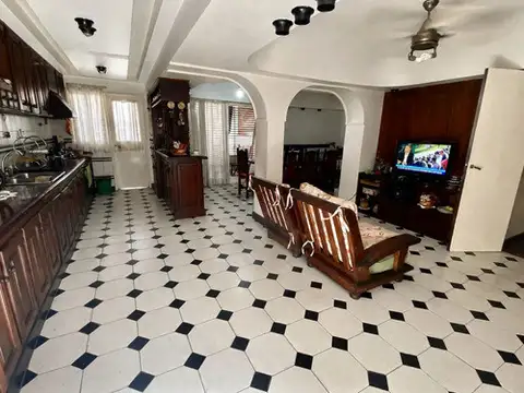 Casa 4 ambientes con 3 baños