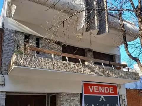 VENTA - CASA 4 AMBIENTES C/COCHERA - VILLA GRAL MITRE