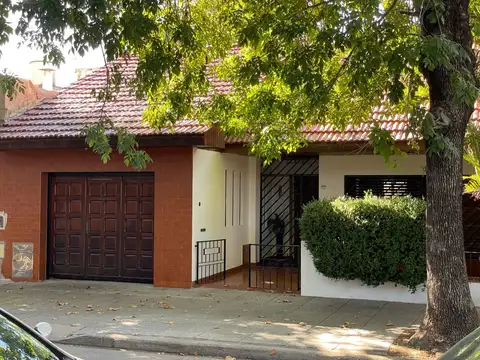 CASA LOTE PROPIO CON 3 DORMITORIOS,COCHERA,PATIO,TERRAZA,COCINA COMEDOR