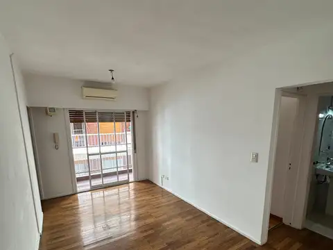 Departamento en Alquiler en Villa Ballester, $ 550.000