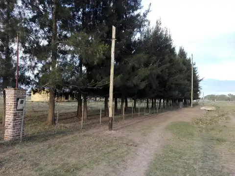 CASA EN VENTA 4 AMB EN LOTE DE 11250M2, CAÑUELAS