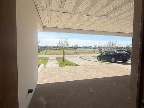 Casa en Alquiler de 3 dormitorios