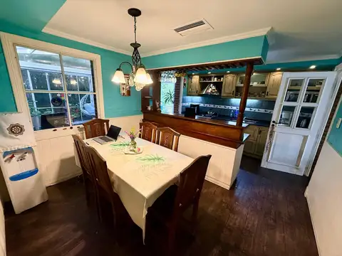 Casa en Venta con 6 cocheras