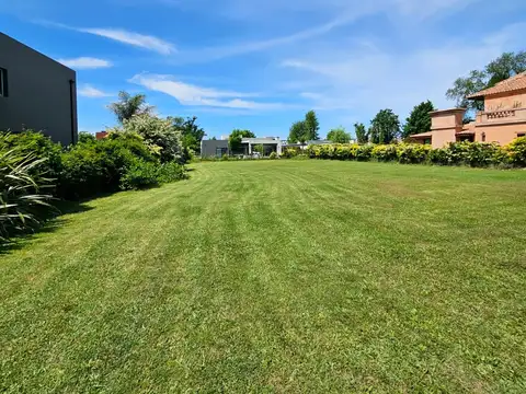 Terreno en Venta en Los Robles, USD 68.000