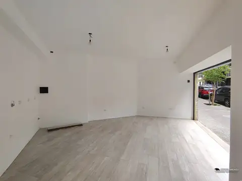 Local en Alquiler Via Pública