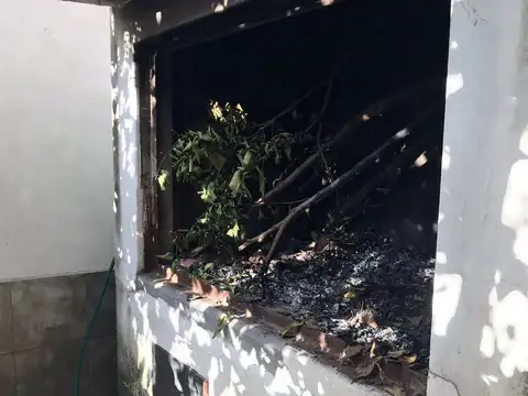 Casa 5 ambientes con 2 baños
