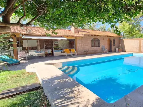 Casa en Chacras De Coria Barrio semi cerrado