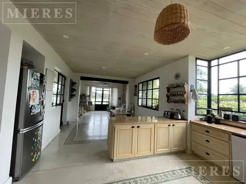 Casa 4 ambientes con 3 baños