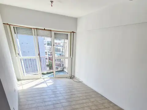 Av. Diaz Velez 5500, Piso 8