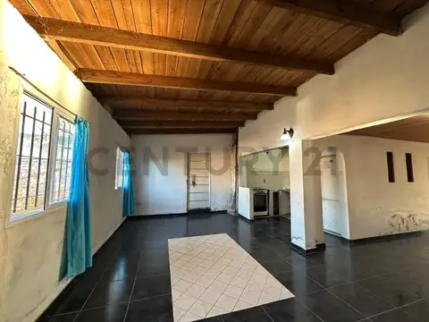 80 ENTRE 133 Y 134 - CASA EN VENTA DE 3 DORMITORIOS, CON LOTE DE 400M2 A RECICLA