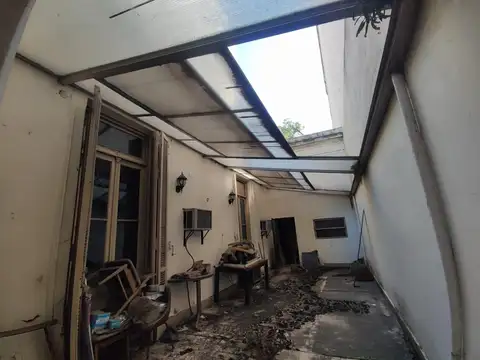 Casa en Alquiler con 1 cochera