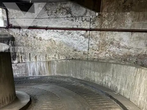 Cochera cubierta y fija en el barrio de Núñez. A metros de Av. Libertador