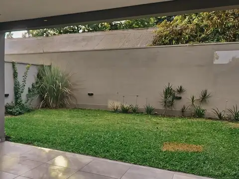 Casa en Alquiler al Este
