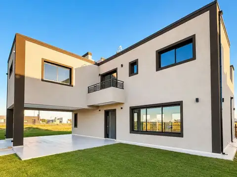 Oportunidad Casa 4 Ambientes 724 M2 Escucha Oferta