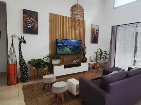 Casa 4 ambientes con 4 baños